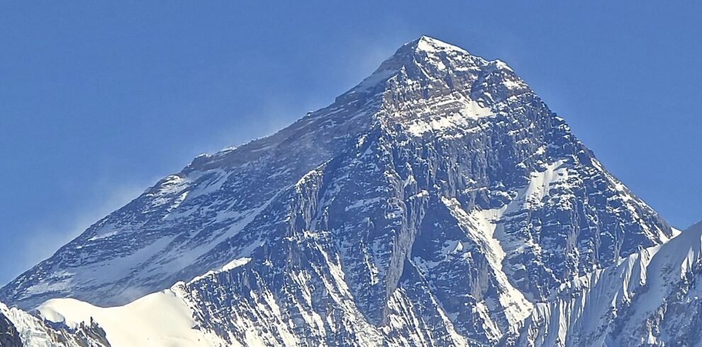Mt._Everest_from_Gokyo_Ri_November_5_2012_Cropped
