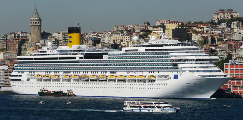Costa_Serena_In_Istanbul_September_2,_2010